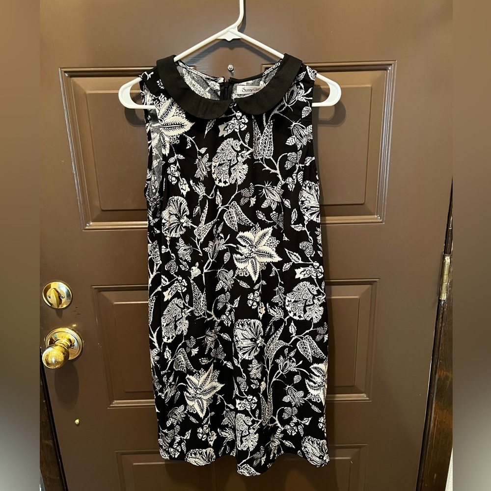 XL SunnyGirl women’s dress. Black and white. With POCKETS!!
